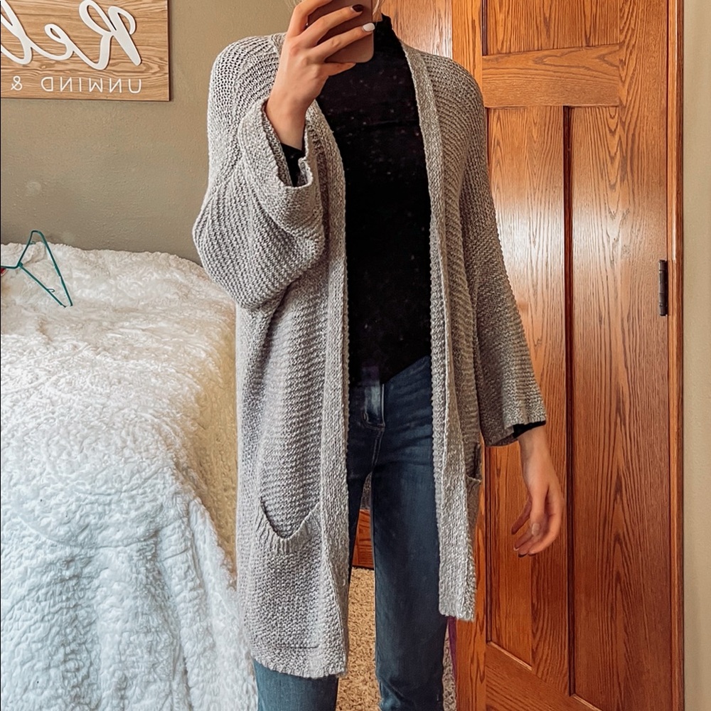 AERIE LIGHT GREY CARDIGAN